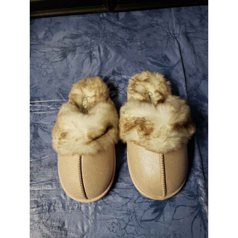 Jessica Simpson Women's Faux Fur House Slipper Pink Memory Foam Small (6-7)